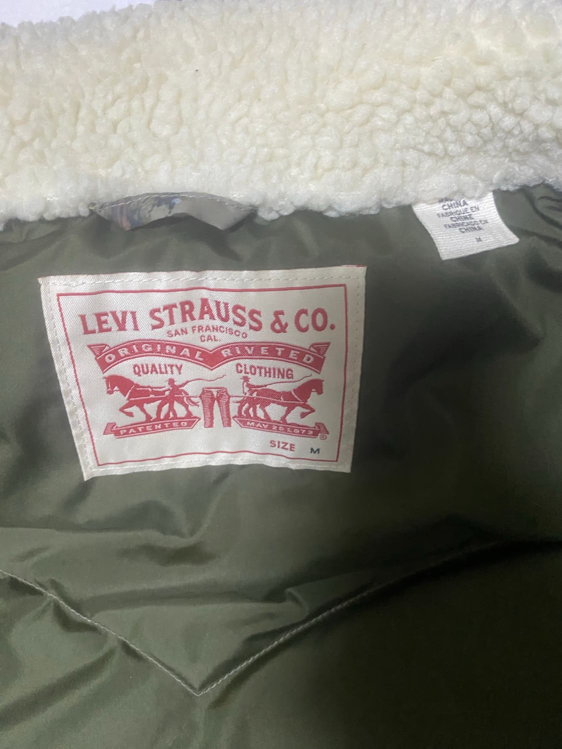 리바이스 리얼트리 카모 경량패딩 상품이미지5