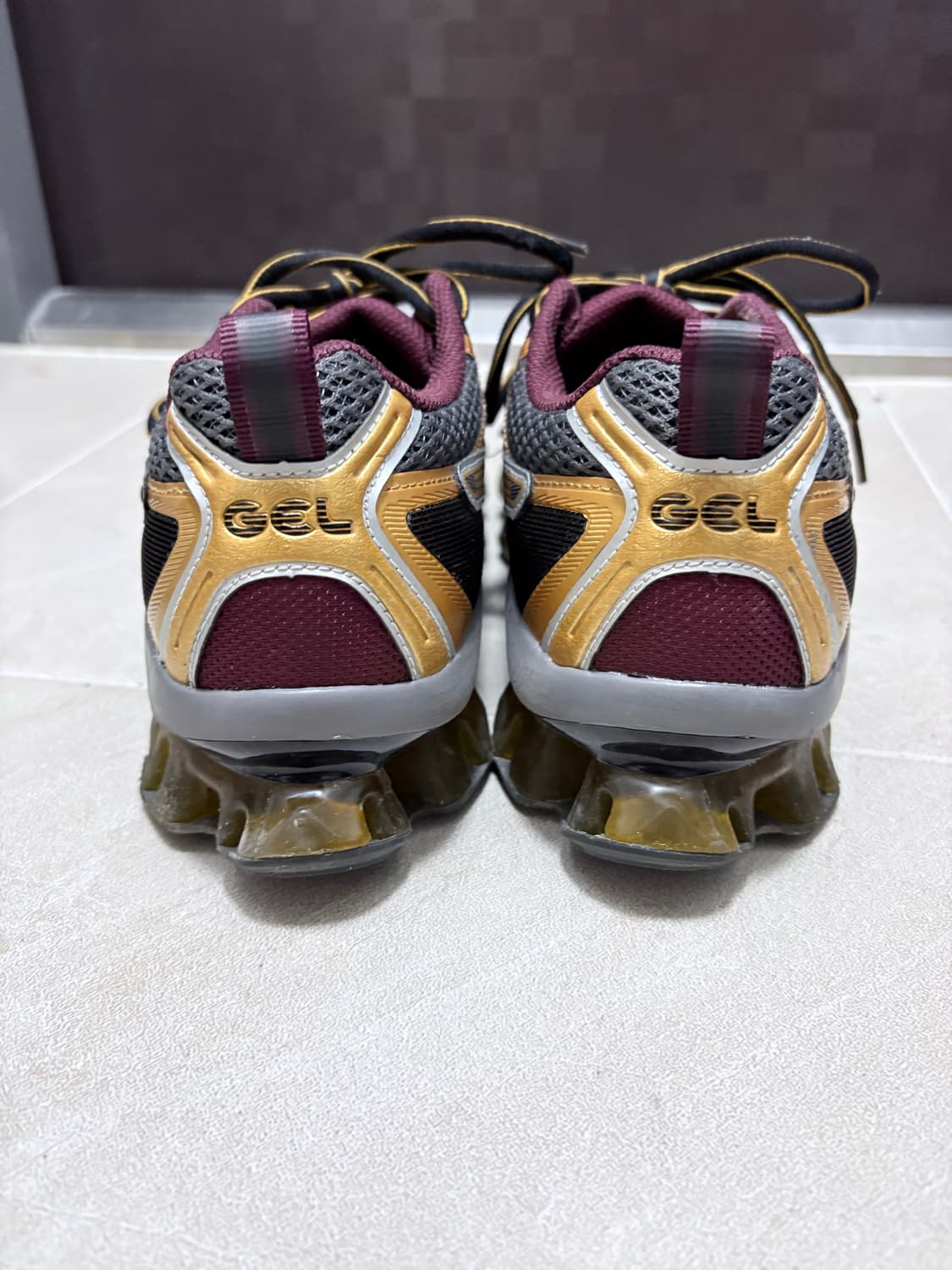 아식스 젤 퀀텀 키네틱 카본 퓨어골드 250 상품이미지4