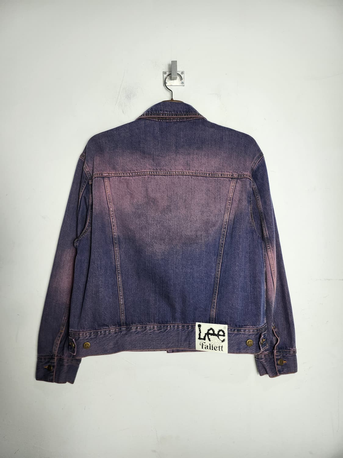 Lee Fallett 워싱 데님 트러커 자켓 상품이미지8
