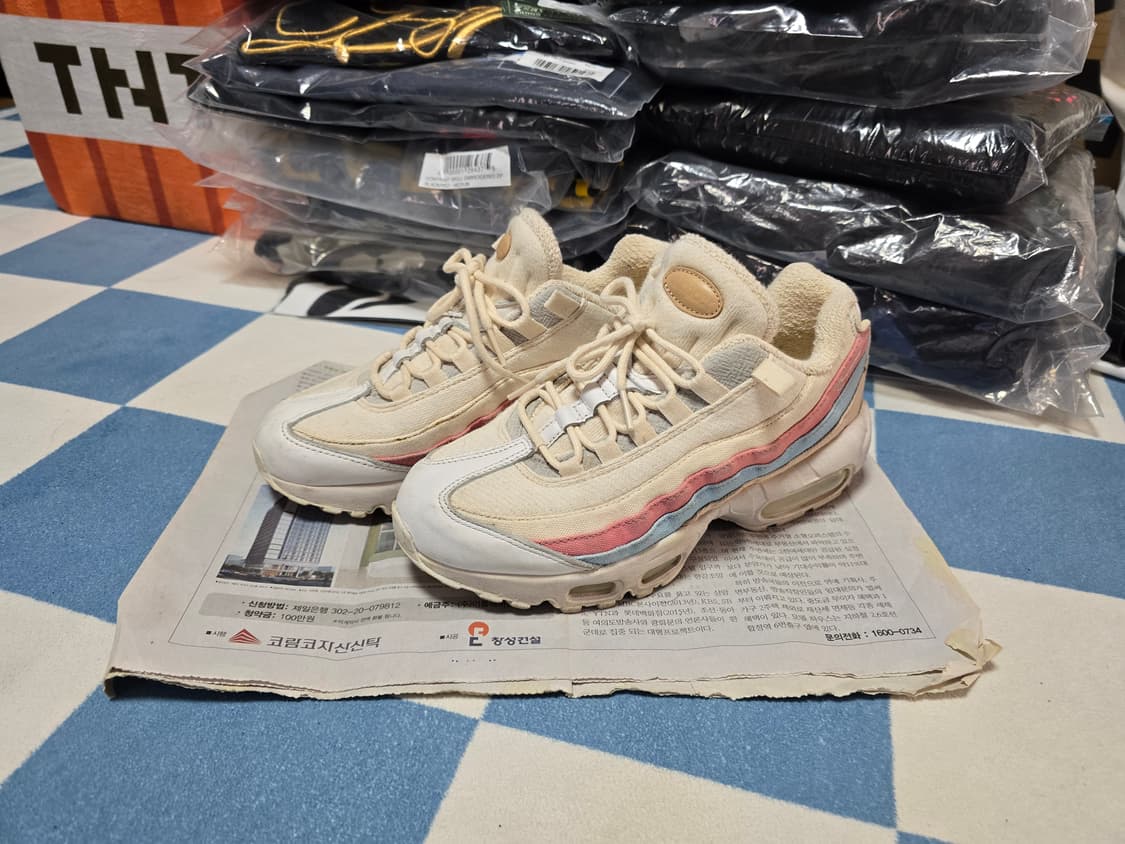 [w250] 나이키 에어맥스95 크림슨 틴트 상품이미지1