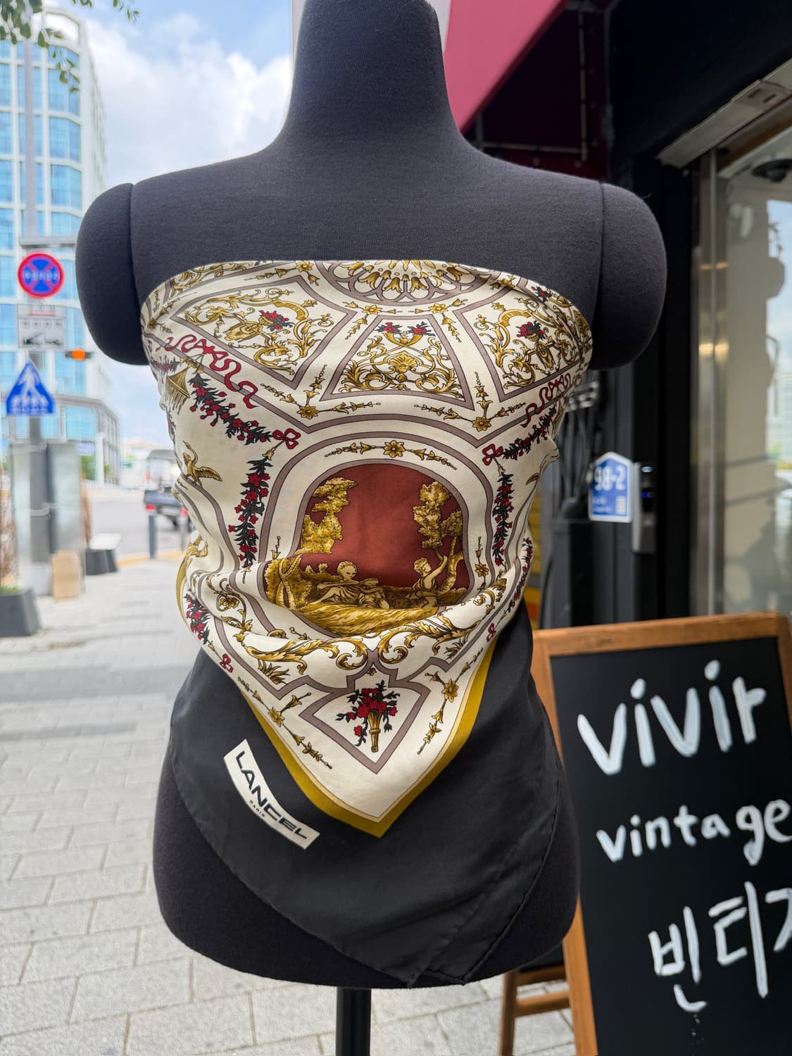 LANCEL Paris 100% Silk Scarf 상품이미지1