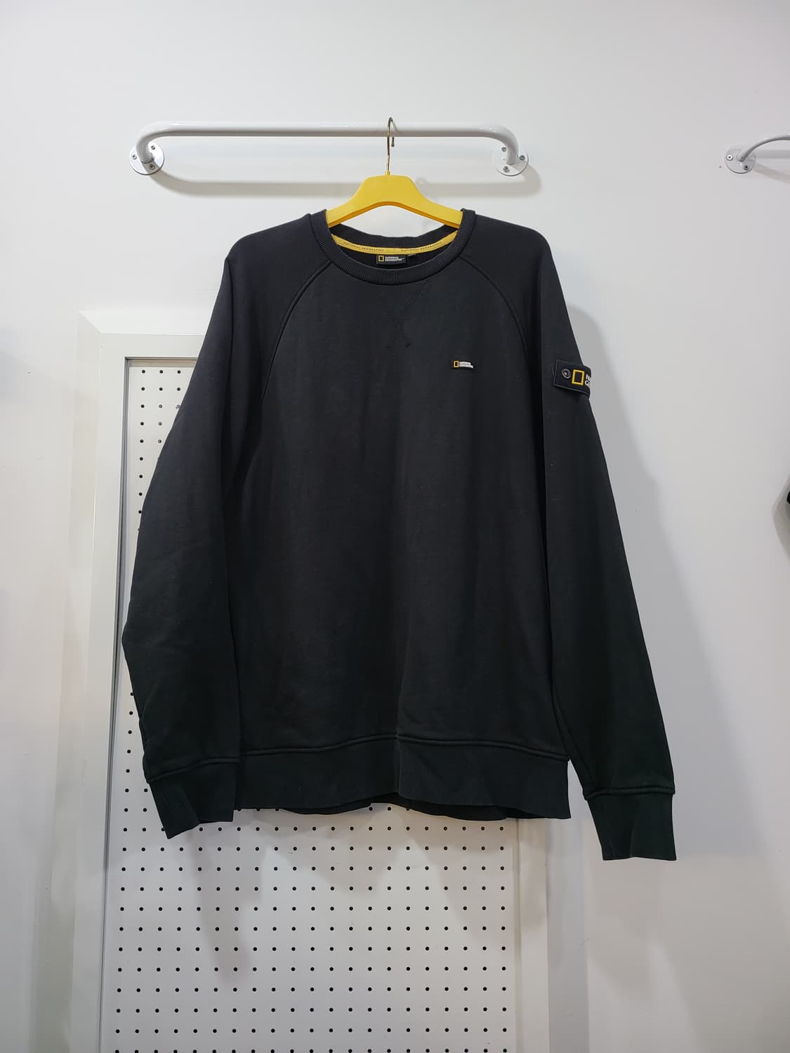 내셔널지오그래픽 남성 맨투맨 상품이미지1