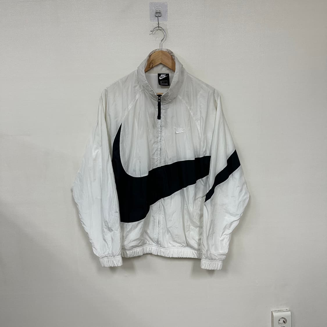 나이키 스우시 빅로고 바람막이점퍼L 상품이미지1