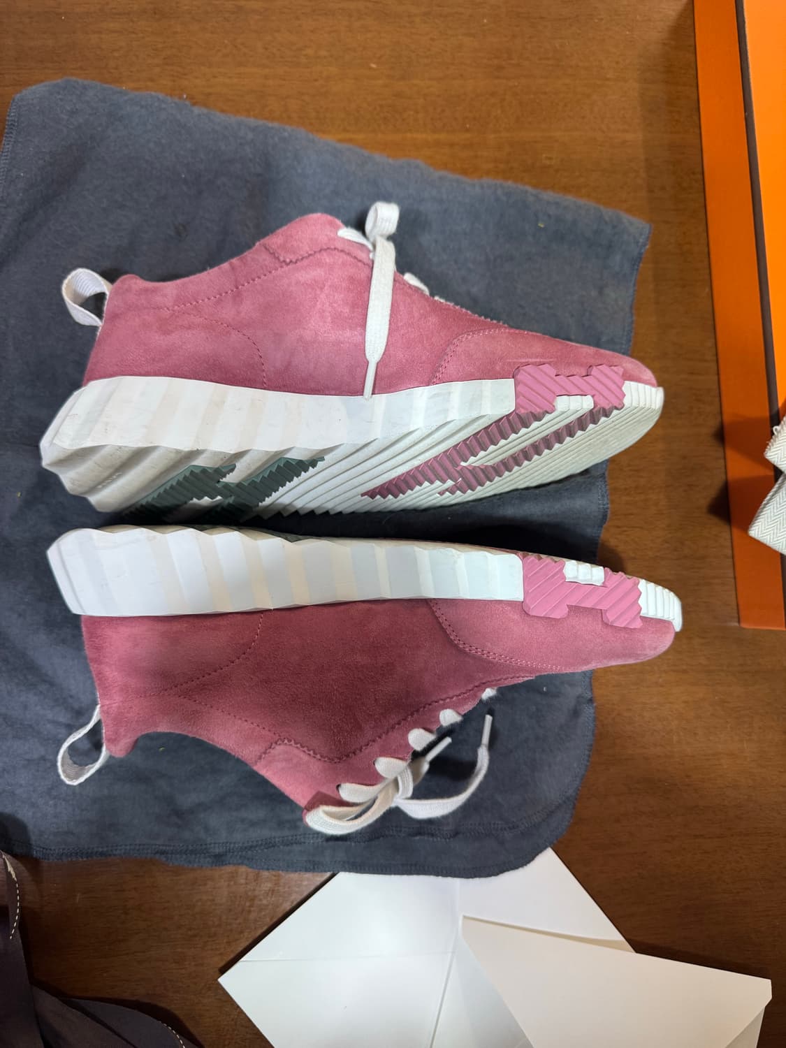 에르메스 바운싱 스니커즈 37.5 상품이미지2