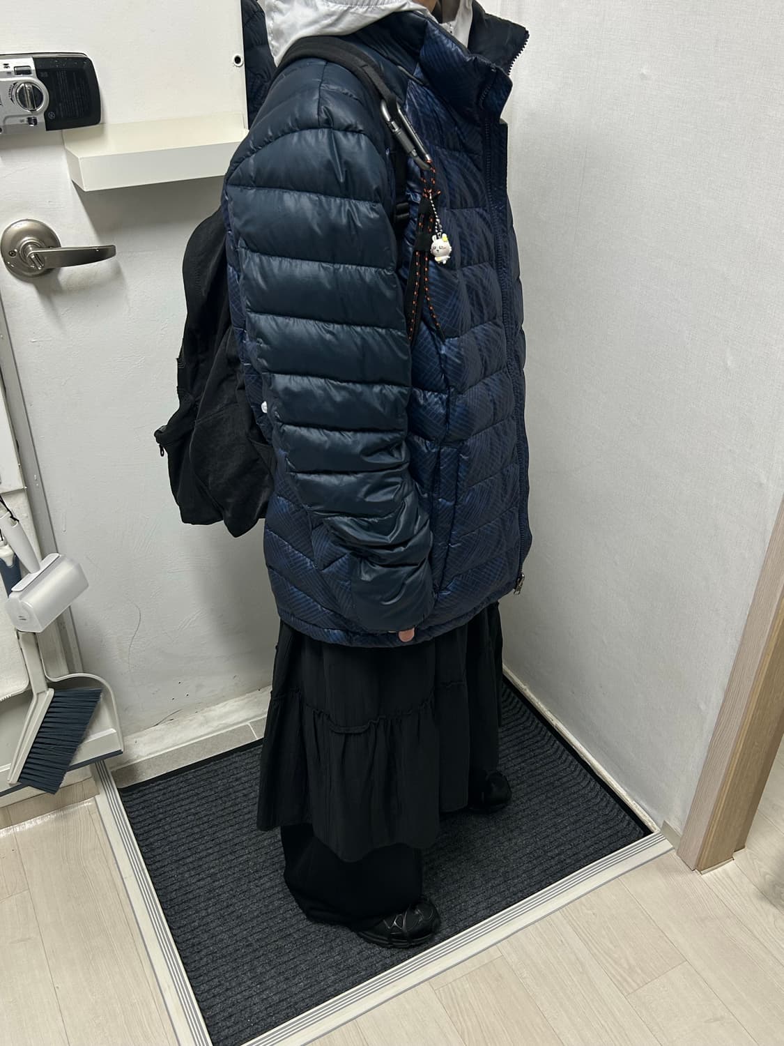 콜롬비아 옴니쉴드 구스다운 경량패딩 네이비 상품이미지2