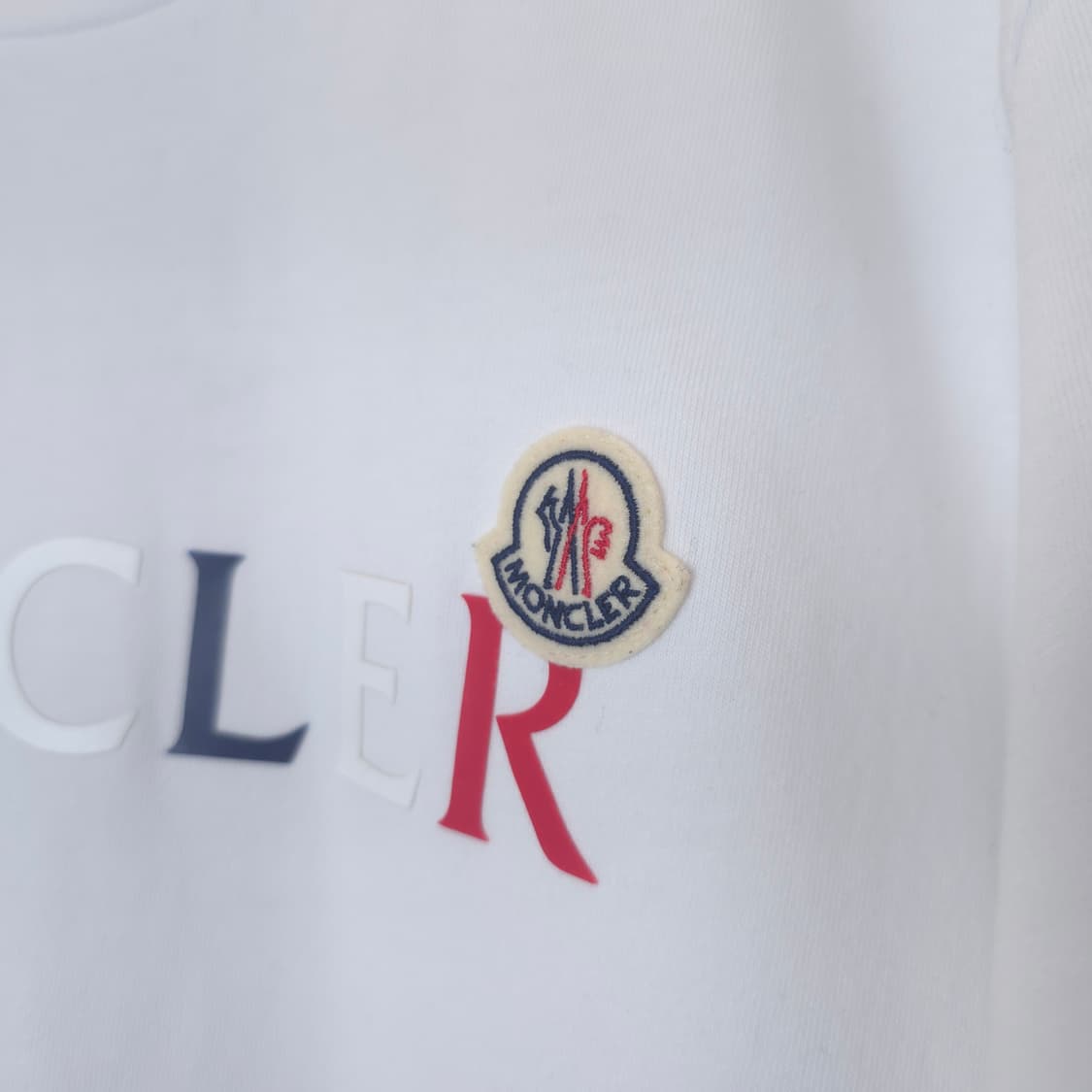 [중고/정품] 몽클레어 로고 프린트 반팔 티셔츠 상품이미지4