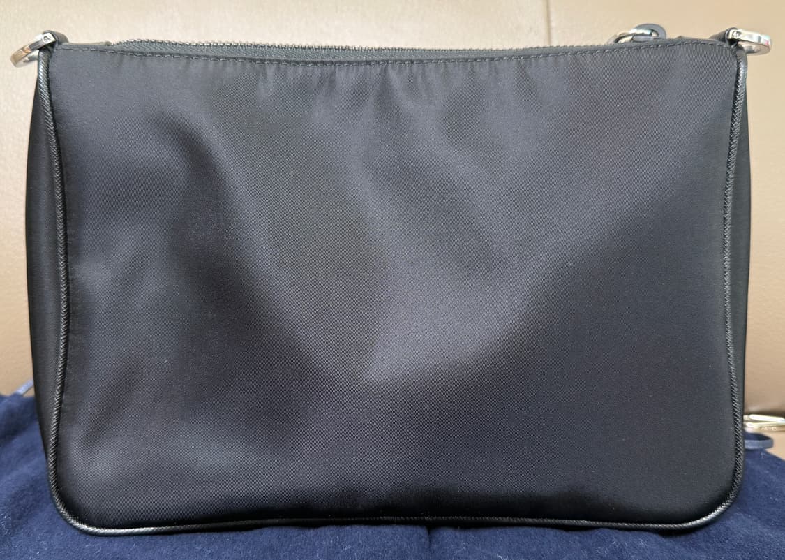 프라다 나일론 사피아노 테수토 숄더백 블랙 상품이미지4