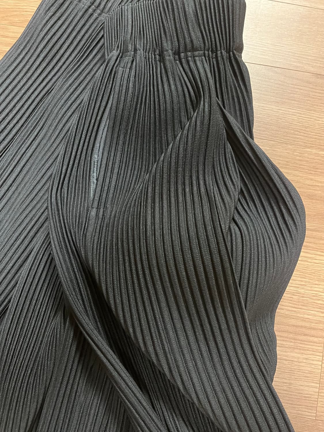 옴므플리세 하카마팬츠 블랙 1 상품이미지3