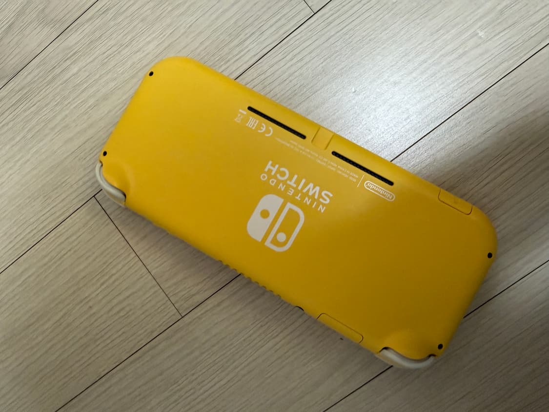 닌텐도 스위치 라이트 옐로우 (동숲포함) 상품이미지2