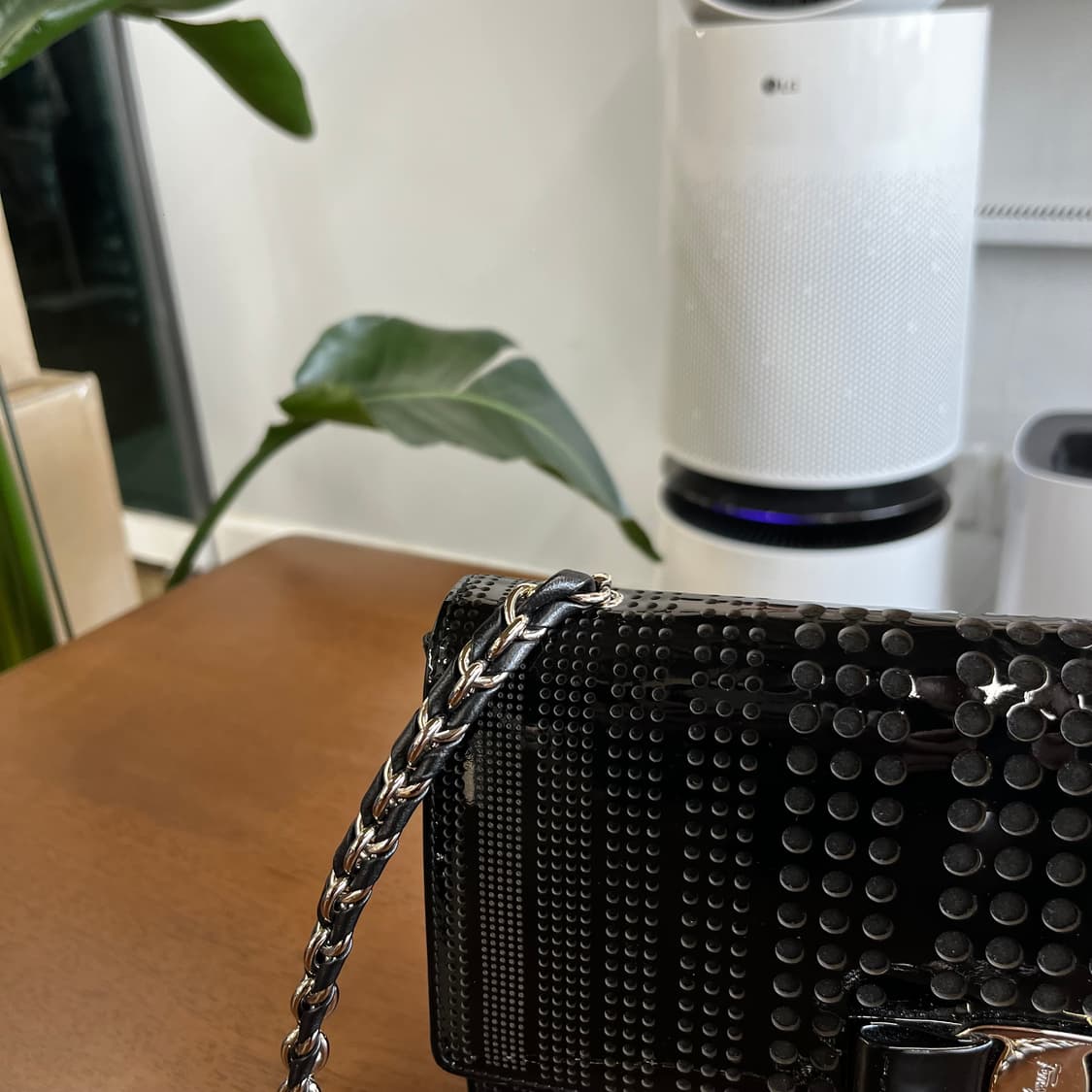 페레가모 바라보우 페이던트 크로스백 상품이미지3