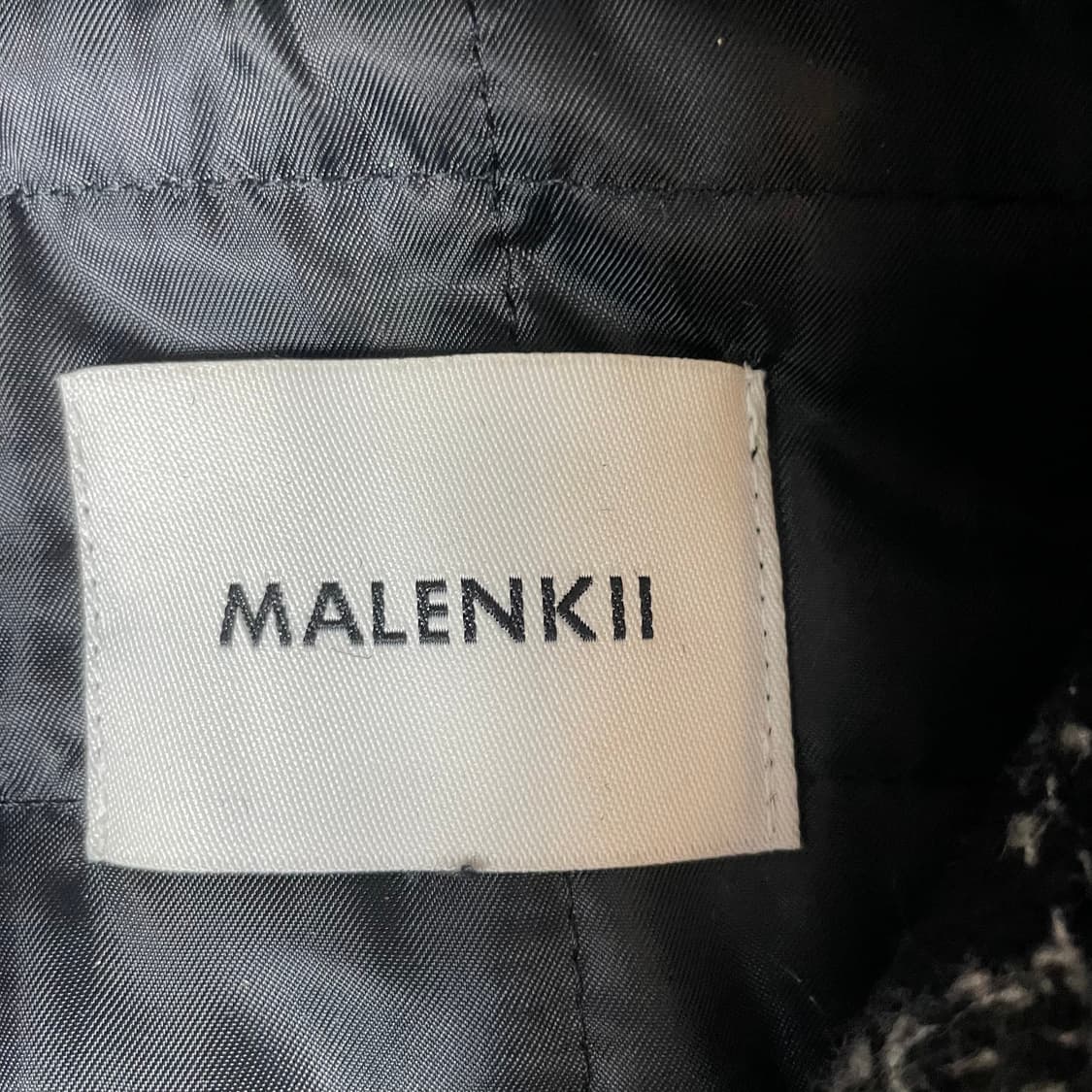 MALENKll 투포켓 블랙화이트 체크 후드 더플 롱 코트 상품이미지4