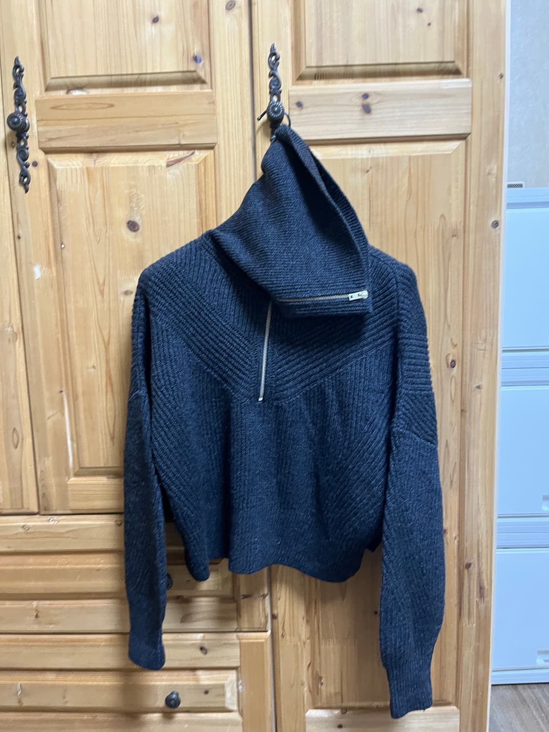 IRO 이로 지퍼 터틀넥 니트 상품이미지3