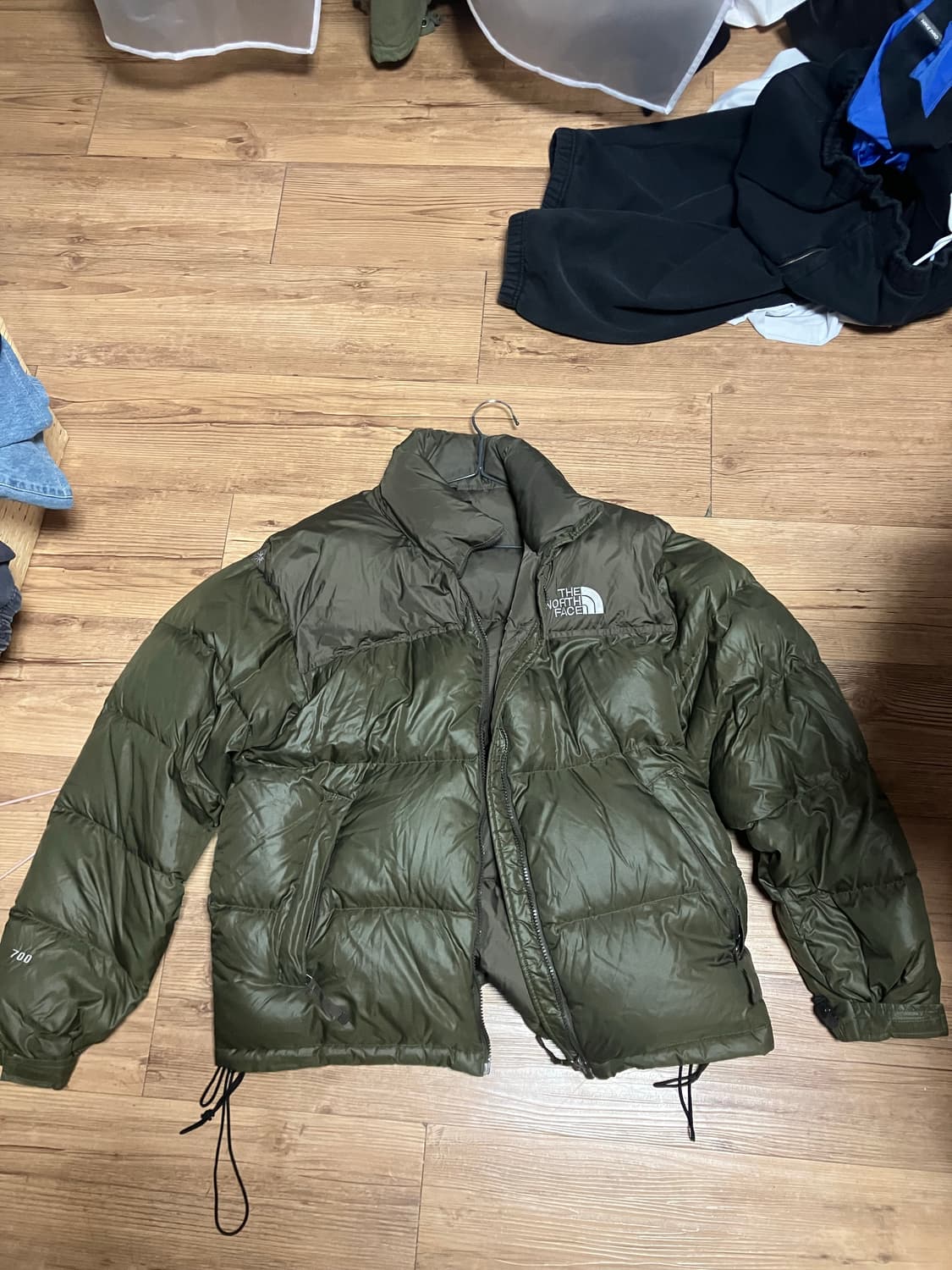 노스페이스 눕시 700 패딩 카키 상품이미지1