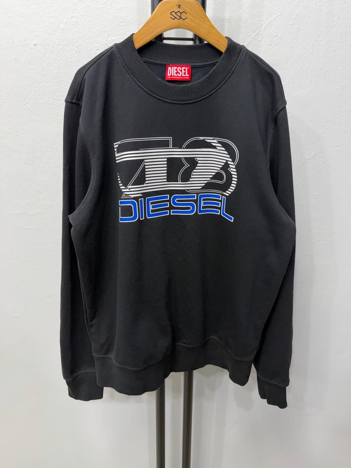 정품) 디젤 남성 블랙 D로고 루즈핏 맨투맨 M 상품이미지1