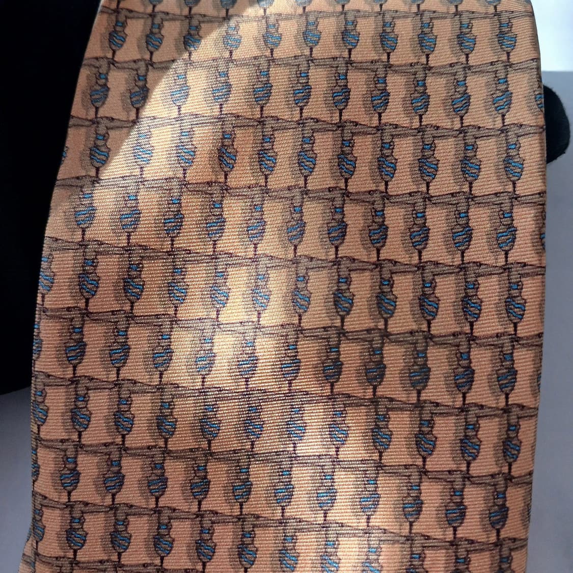 트루사르디 실크 그레이하운드 패턴 넥타이 9.3cm B등급 A18822
 상품이미지6