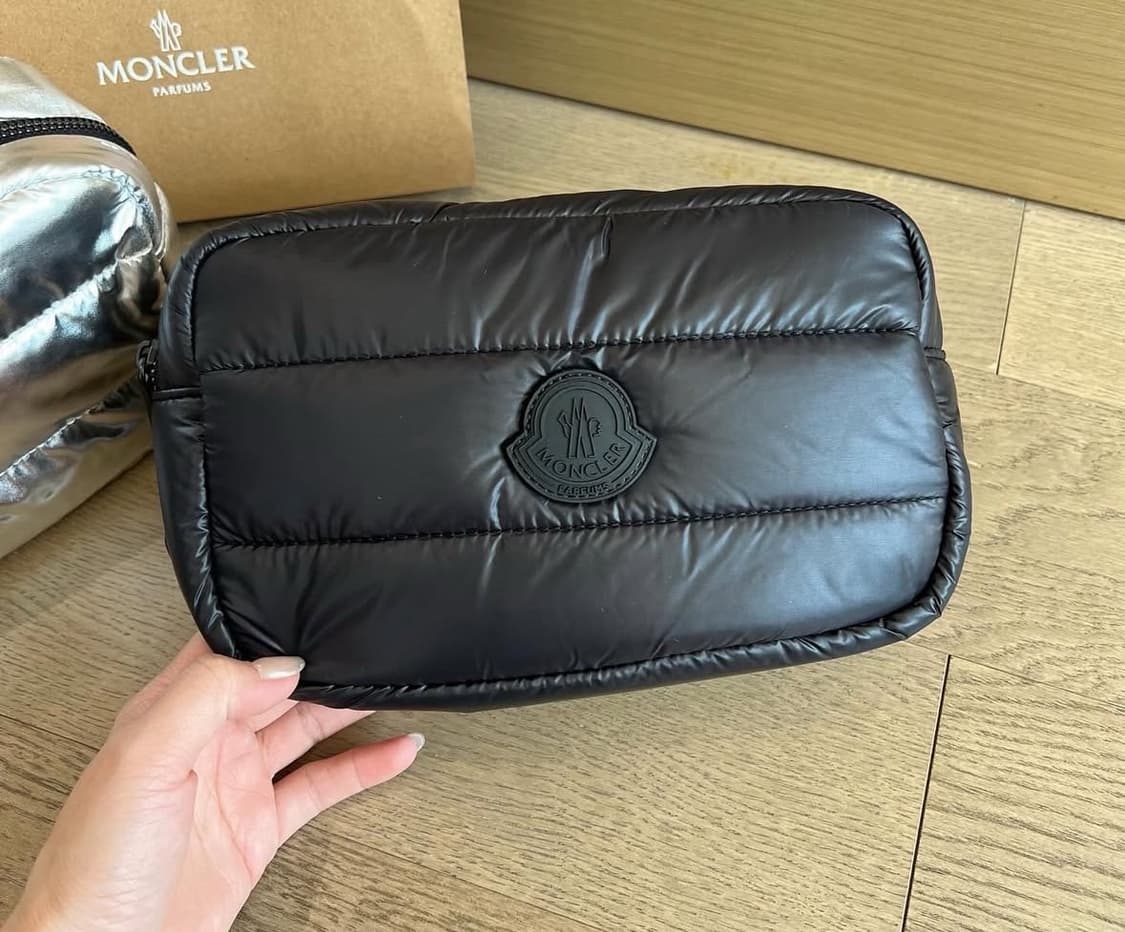 몽클레어뷰티 패딩파우치 골프파우치 퀄팅파우치 블랙  37,500원  #  상품이미지5