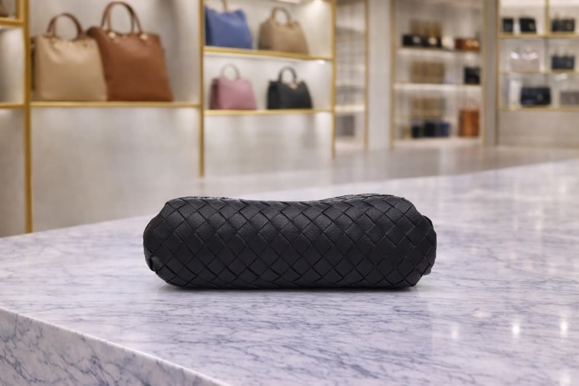 [S급] 보테가베네타 인트레치아토 플랩 파우치 클러치 판매합니다!!! 상품이미지2