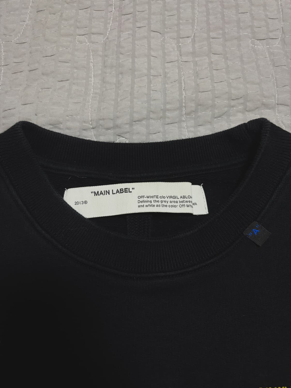 오프화이트 맨투맨 상품이미지3