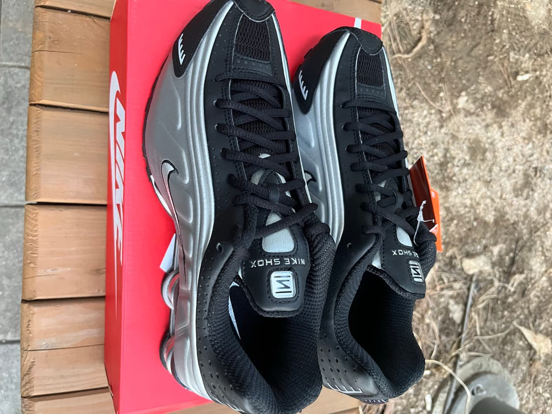 나이키 샥스 r4 메탈릭 실버  상품이미지1