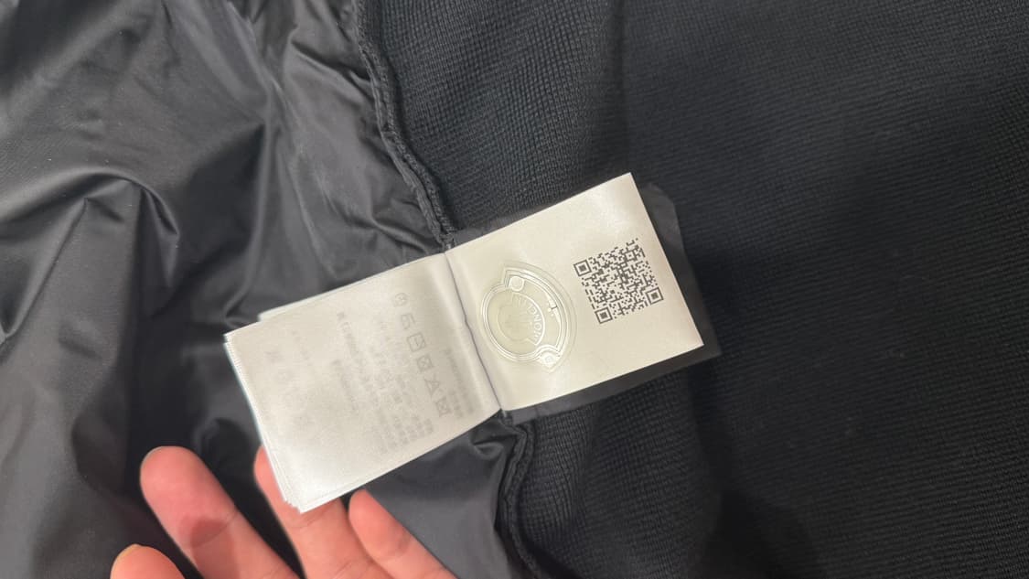 25fw 몽클레어 니트패딩 xl 팝니다 상품이미지4