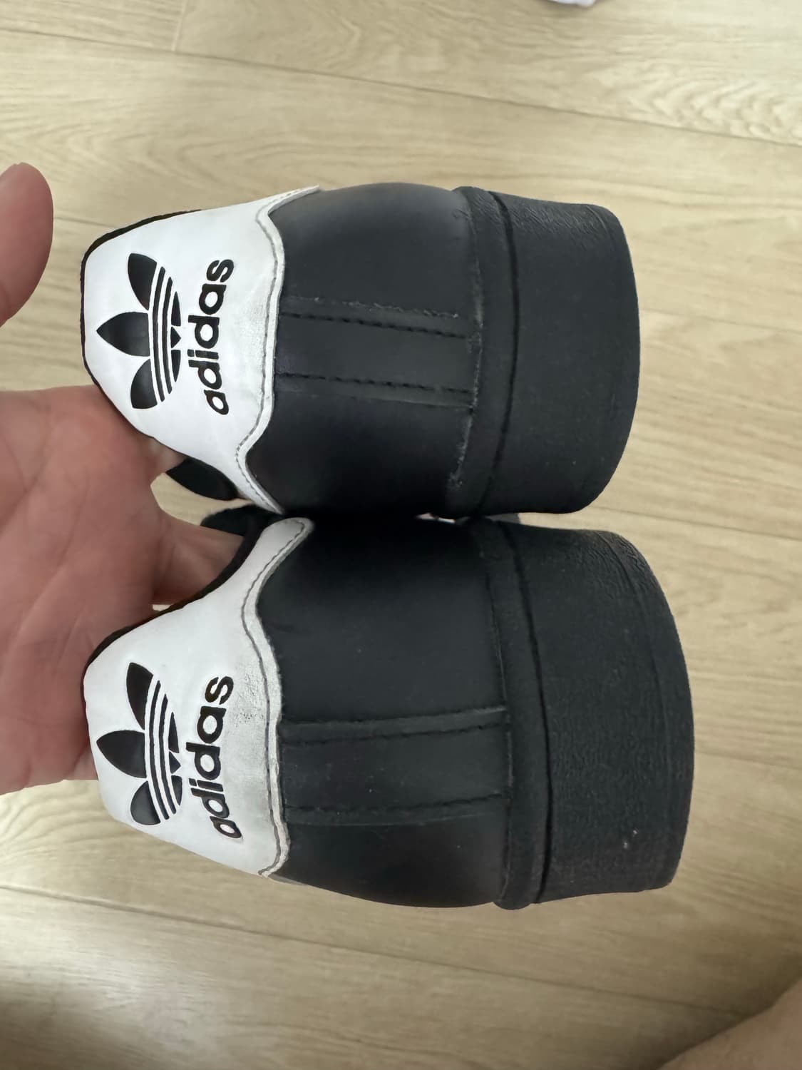 슈퍼스타 255사이즈 팝니다! 상품이미지4