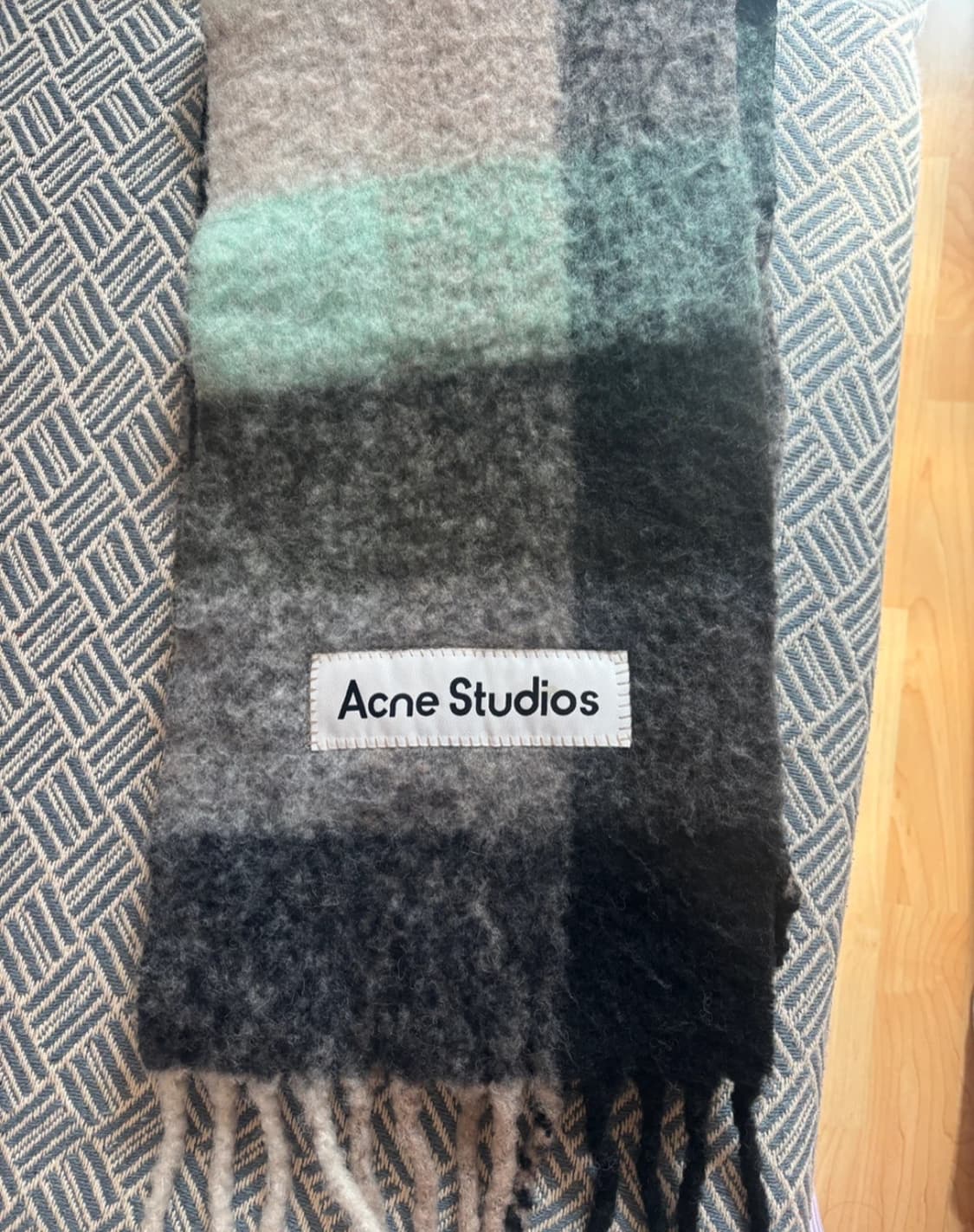 아크네스튜디오 모헤어 머플러 상품이미지1