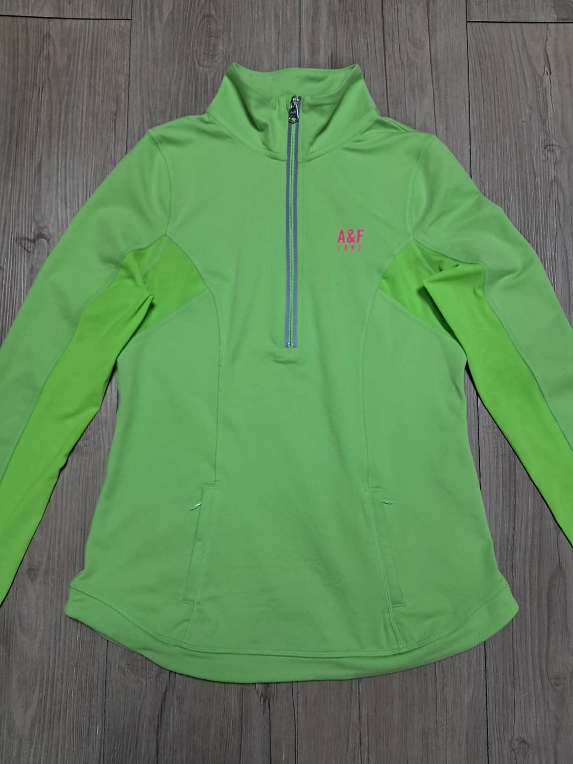 아베크롬비 여성 런닝티 M 상품이미지2