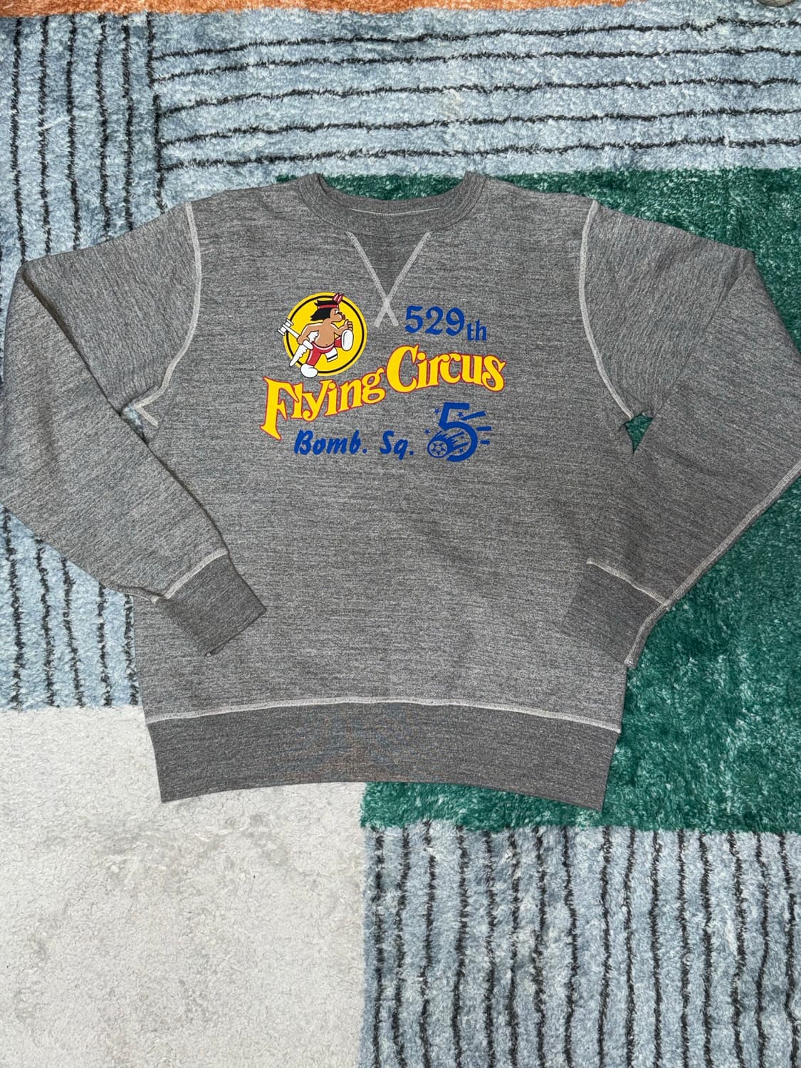 버즈릭슨 스웻셔츠 상품이미지1