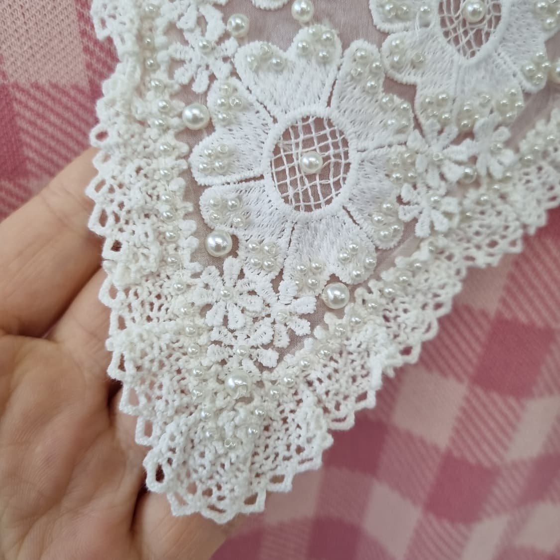 에센셜앤트워프 핑크체크 카라 니트 새상품 상품이미지4