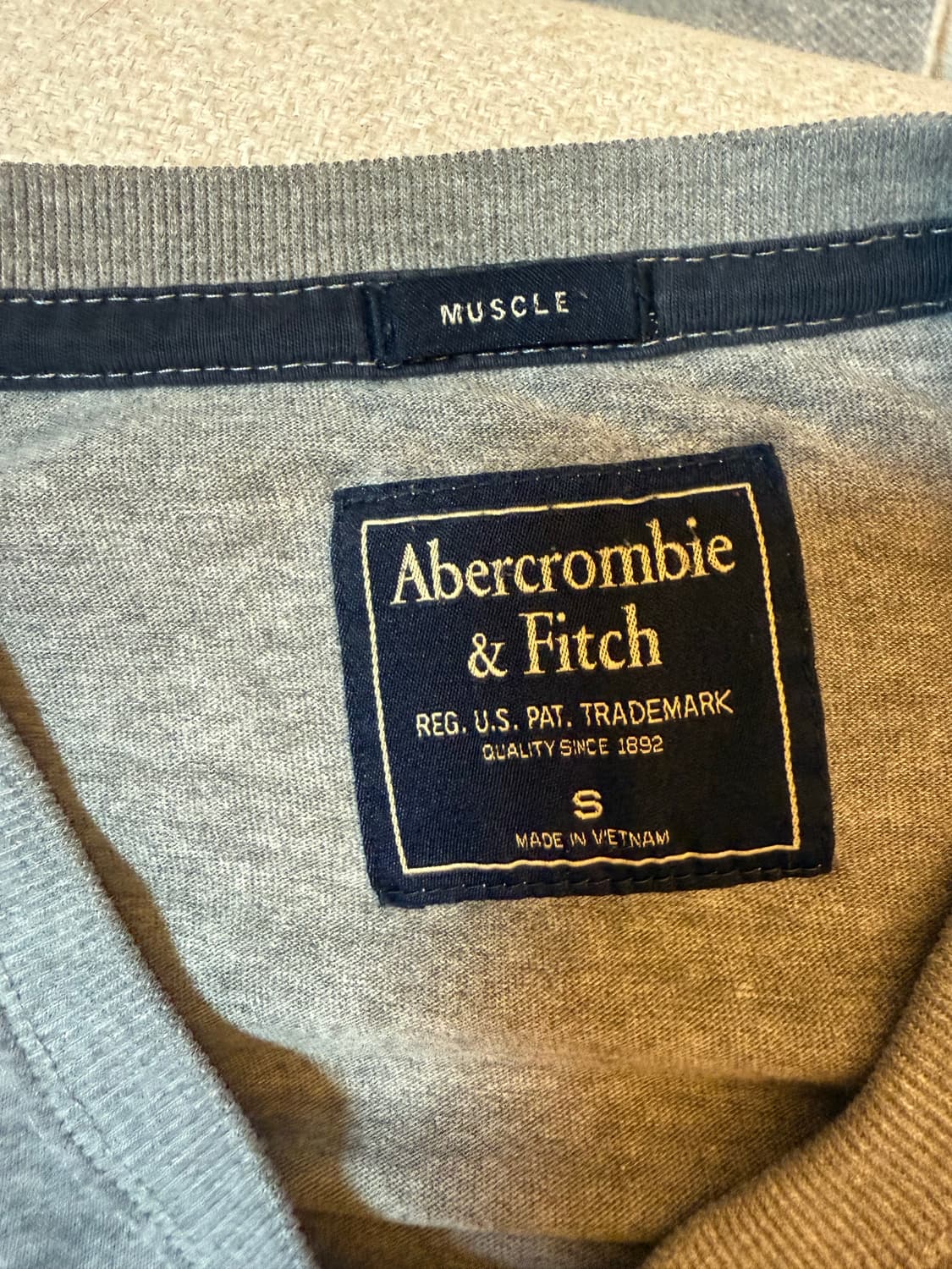 아베크롬비 회색 반팔티 상품이미지4