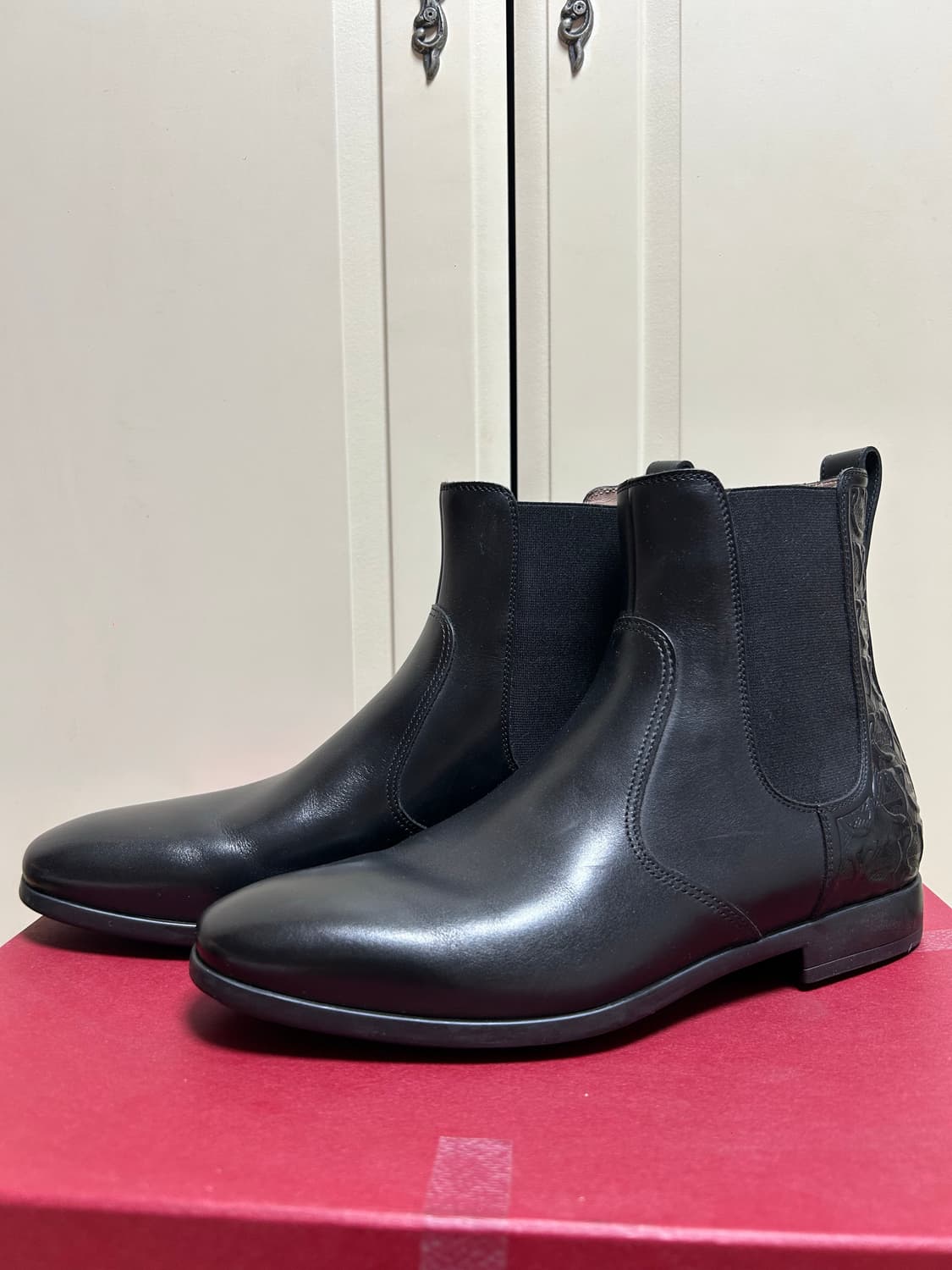 페라가모 첼시부츠 (남성5 1/2E / 245사이즈) 상품이미지1