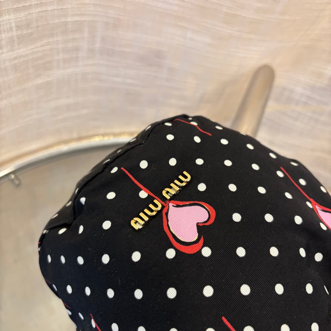 정품 미우미우 하트 파우치백     상품이미지5