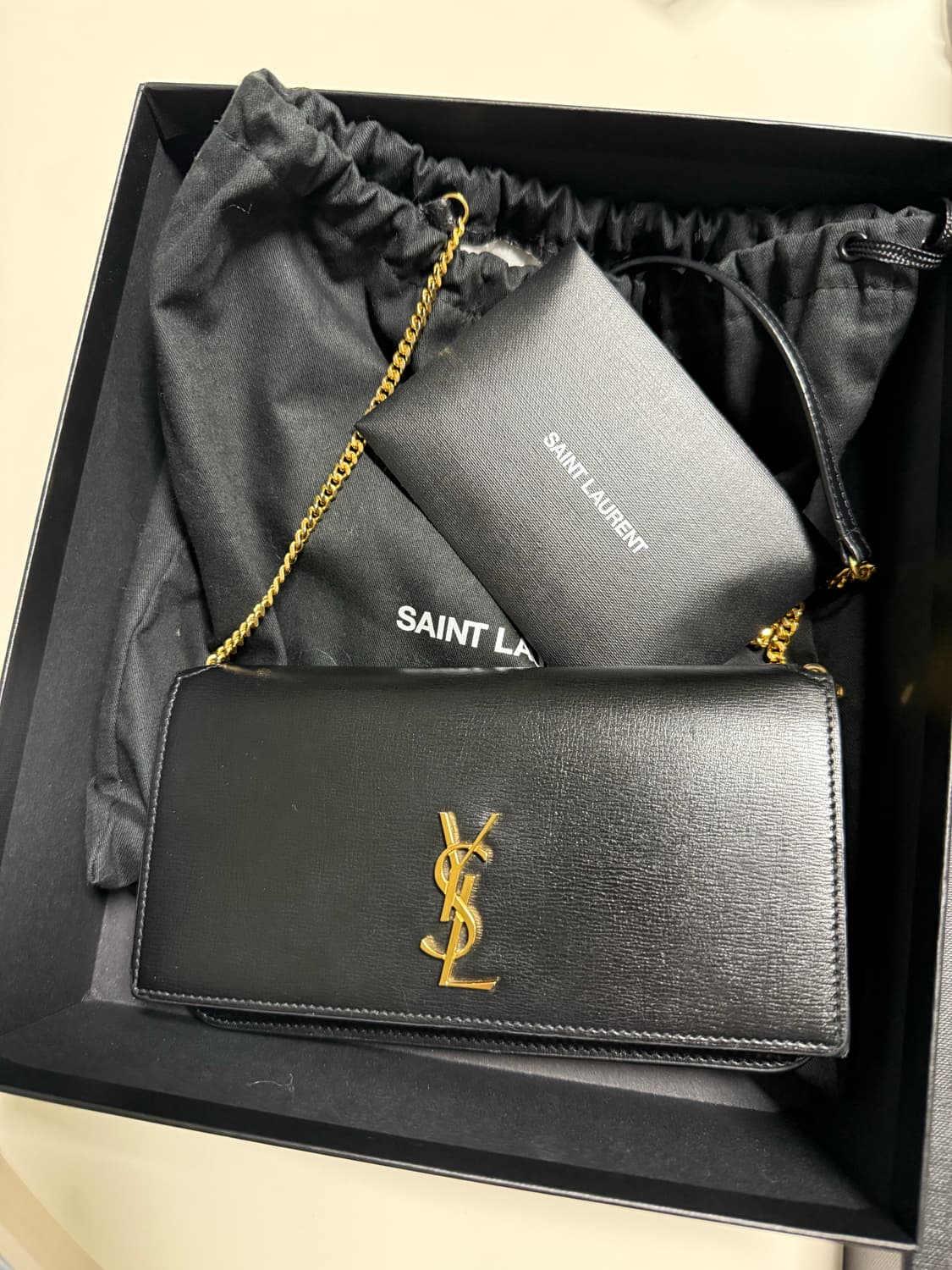 생로랑 모노그램 폰홀더백 상품이미지1