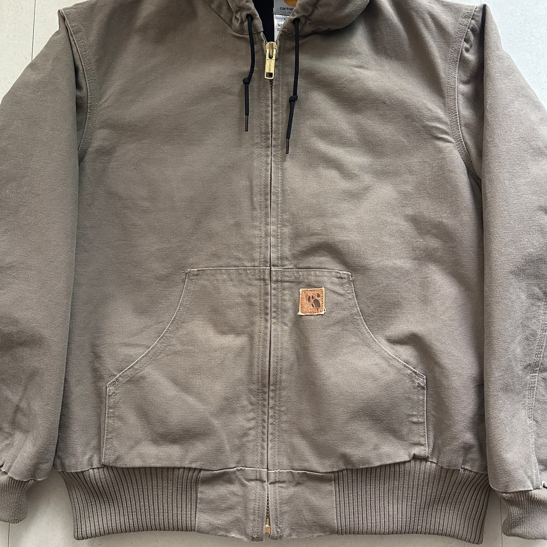 칼하트 J130 MUS  덕 액티브 자켓 머쉬룸 상품이미지4