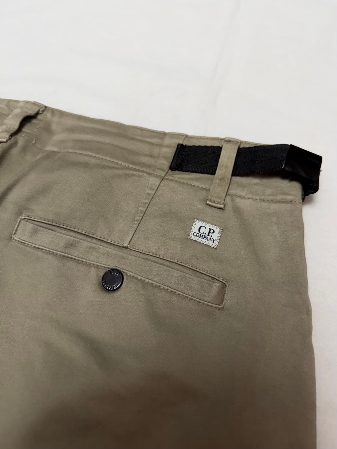 CP 컴퍼니 멀티포켓 카고팬츠 베이지 상품이미지5