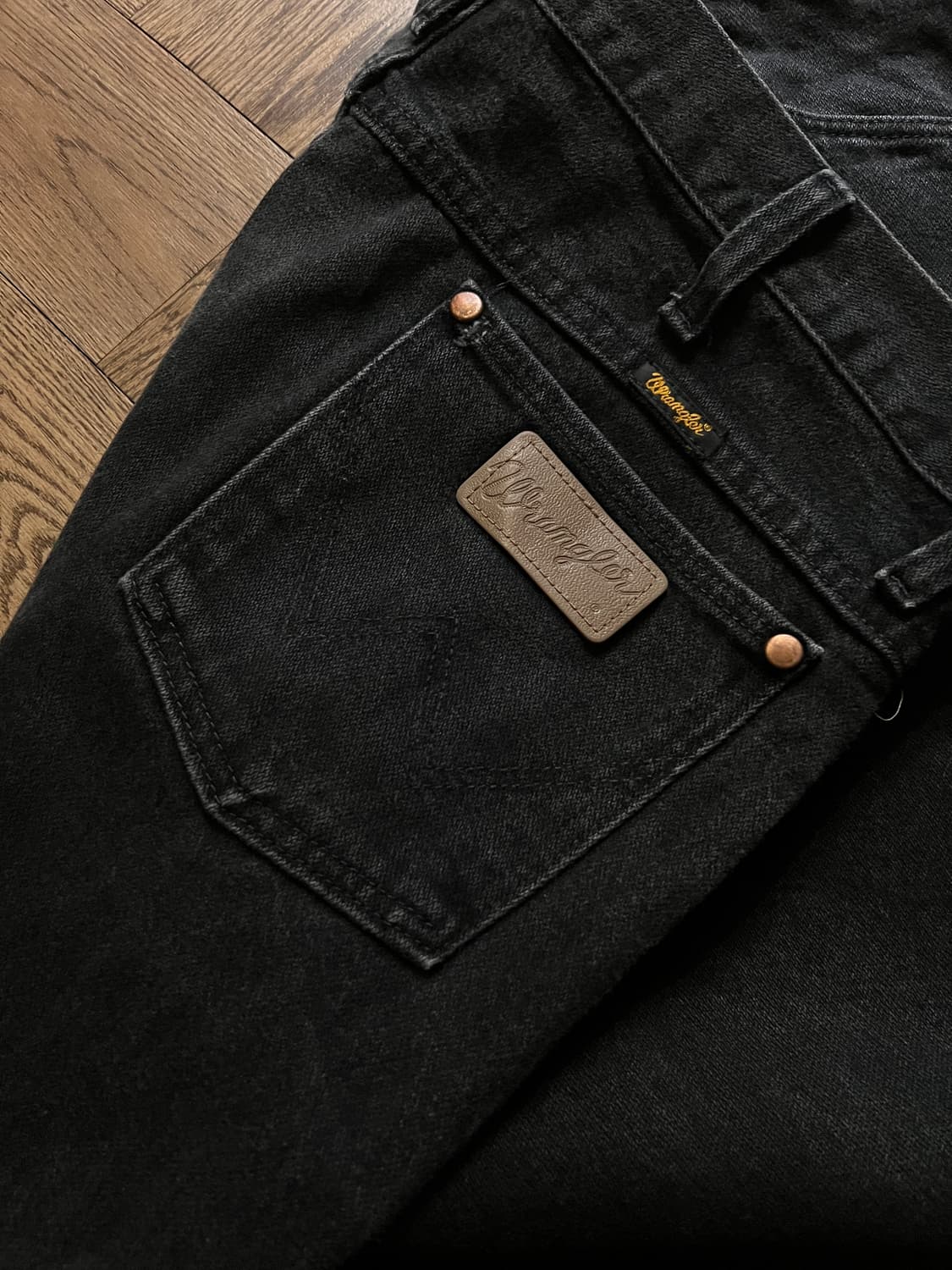 [36]랭글러 USA 스트레이트핏 흑청 데님 팬츠 상품이미지5