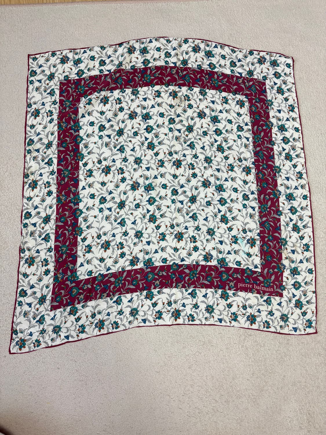 피에르 발망 정품 플로랄 빈티지 스카프 상품이미지2