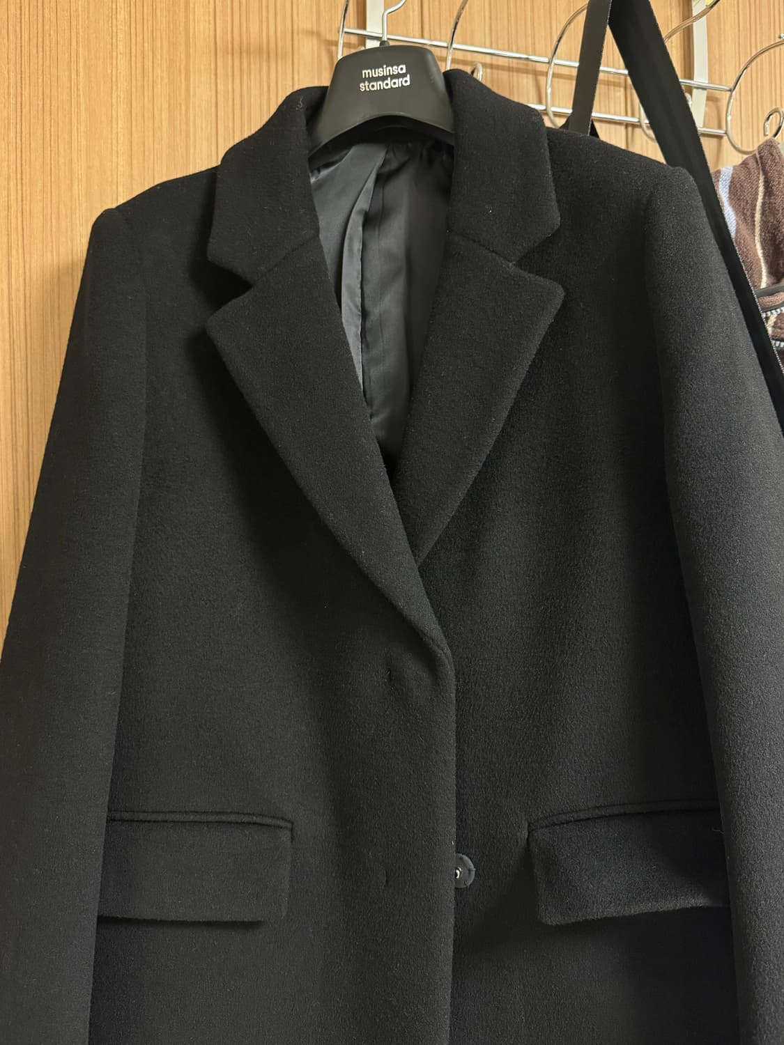 무신사 스탠다드 우먼즈 캐시미어 블렌드 체스터 롱 코트 블랙 상품이미지4