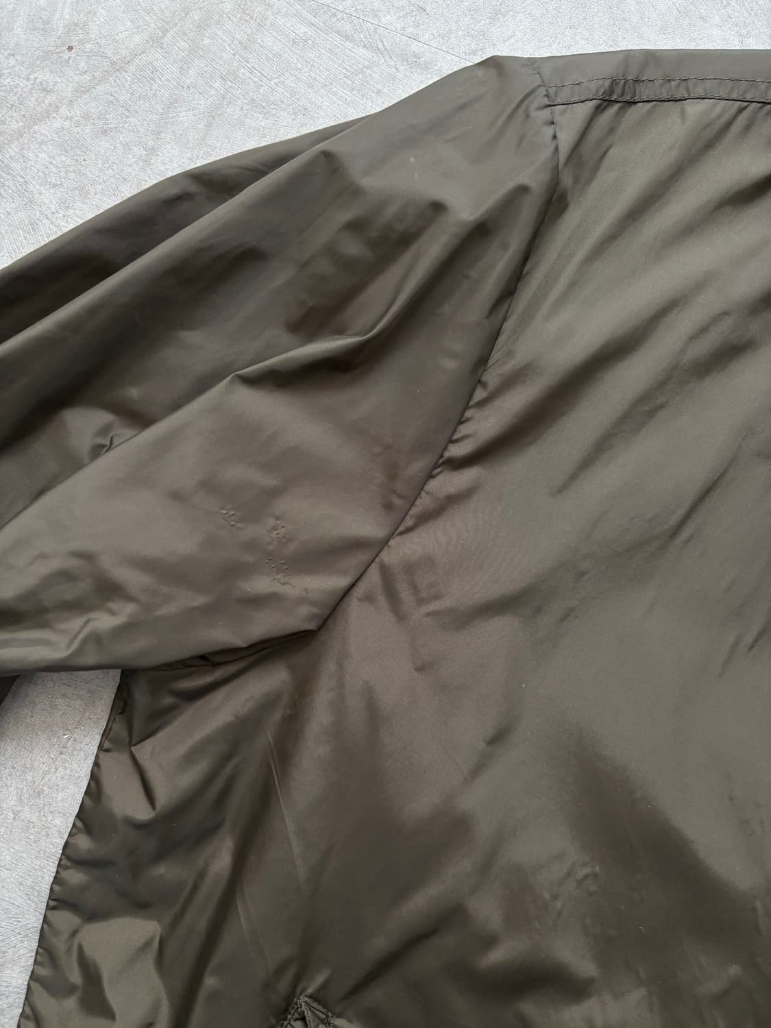 Moncler 몽클레르 카키 나일론 자켓 상품이미지10