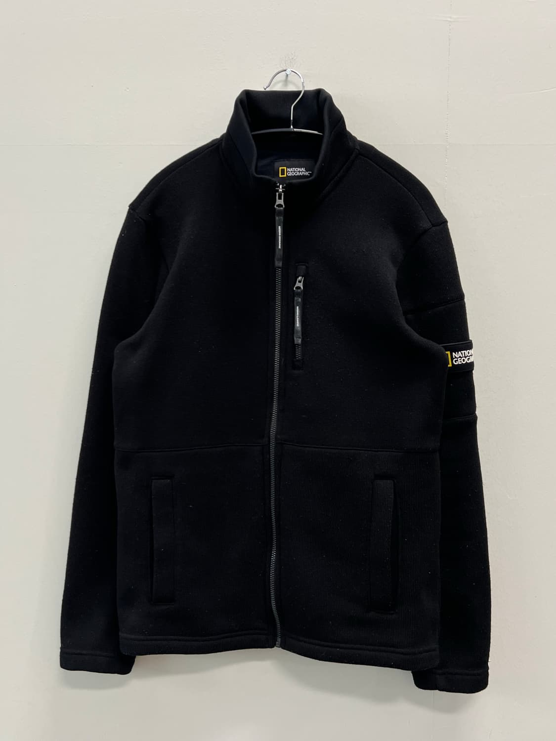 내셔널지오그래픽 니트집업 블랙 상품이미지2