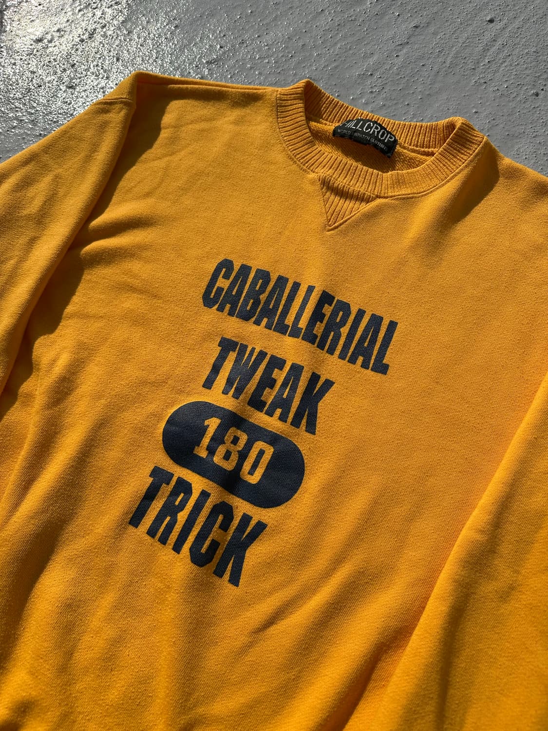 HILLCROP 옐로우 맨투맨 스웻셔츠 상품이미지2