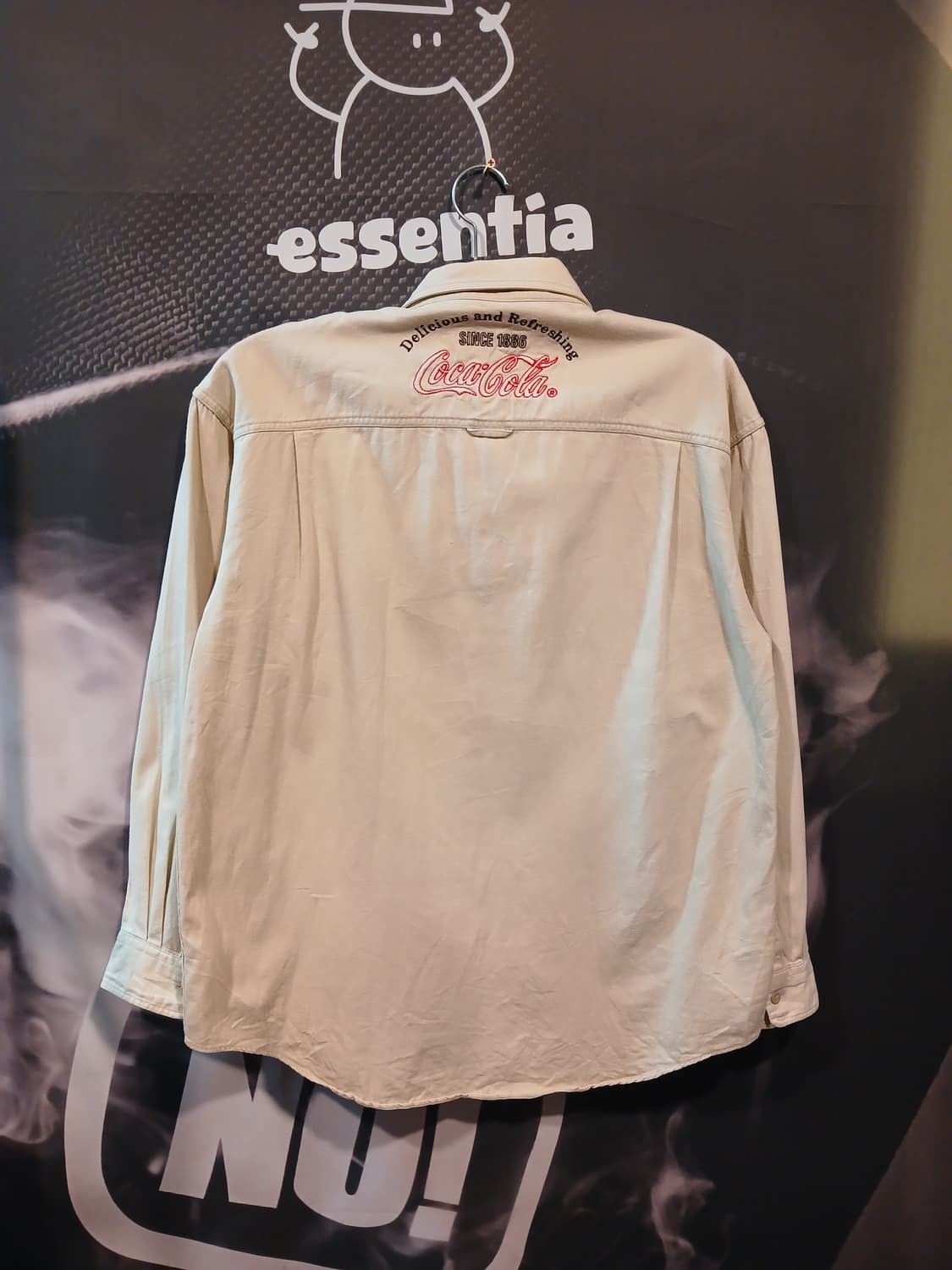 코카콜라 로고 셔츠 베이지 상품이미지2