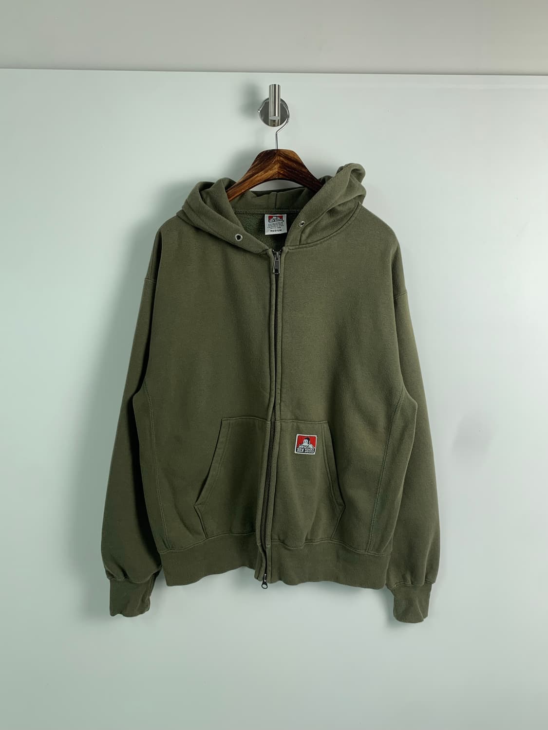 벤 데이비스 자수로고 카키 후드집업 상품이미지2