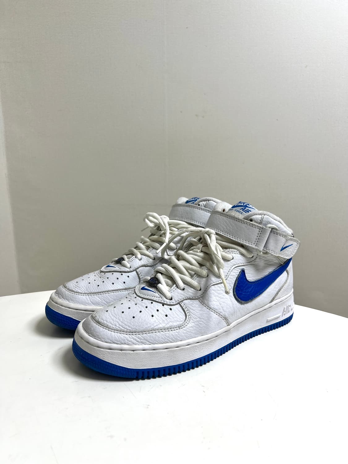 [275] 나이키 에어 포스 원 미드 흰파 쭈글이가죽 상품이미지1