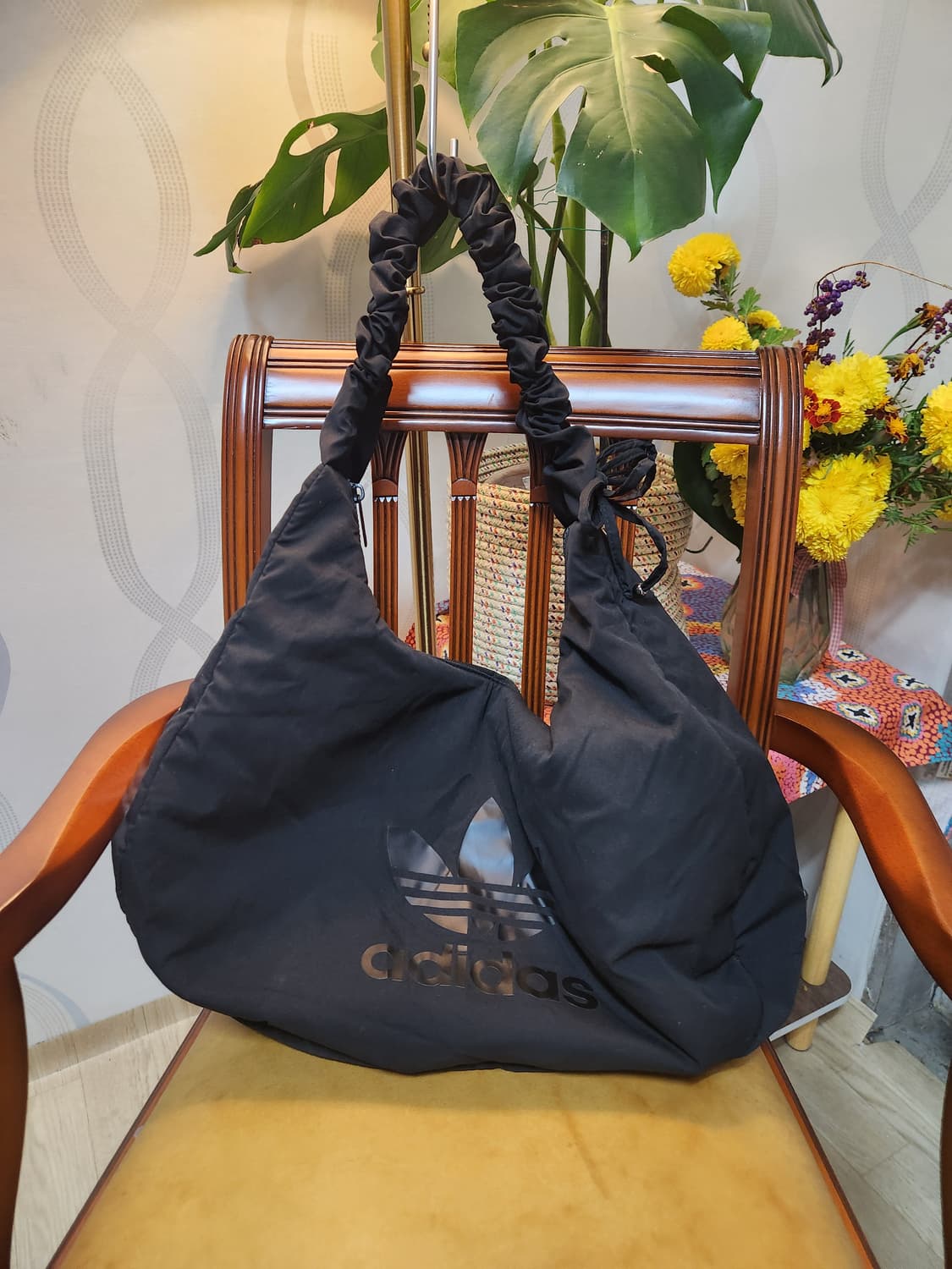 아디다스 오리지널스 클라우드숄더백 대형 상품이미지1