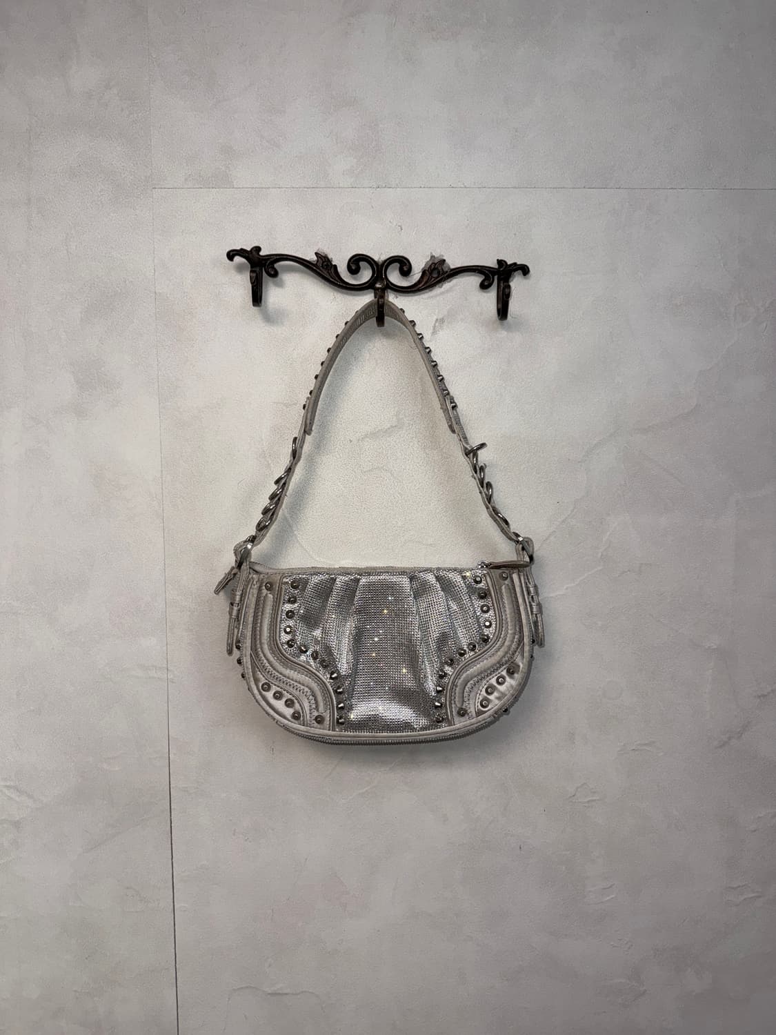 Silver satin cubic stud biker 숄더백 상품이미지1