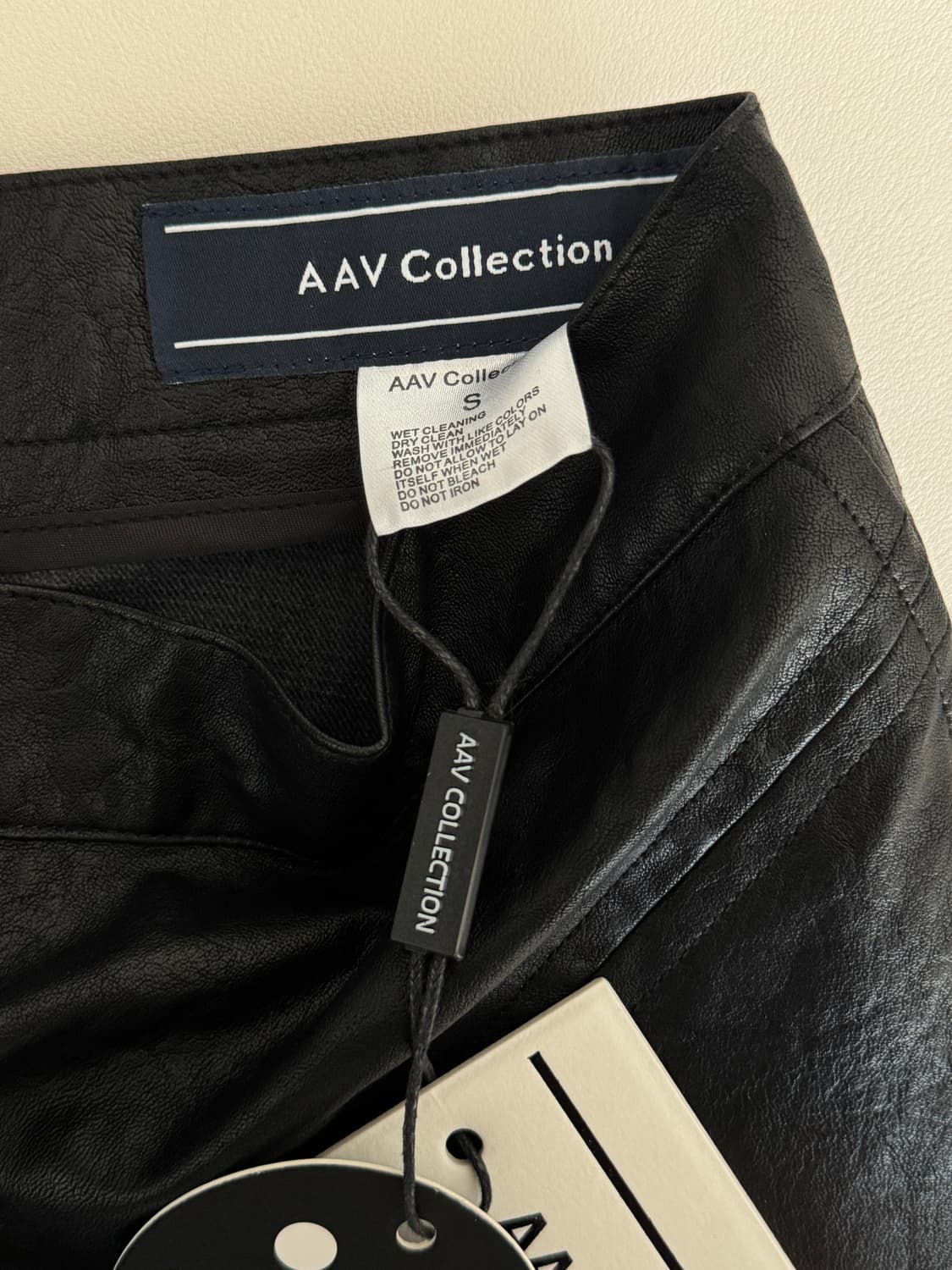 아브컬렉션 레더 페플럼 스커트 AVV Collection 상품이미지7
