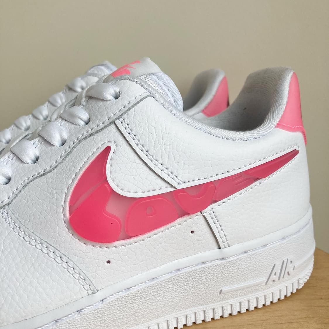나이키 에어포스 1 로우 ‘발렌타인데이’ 상품이미지2