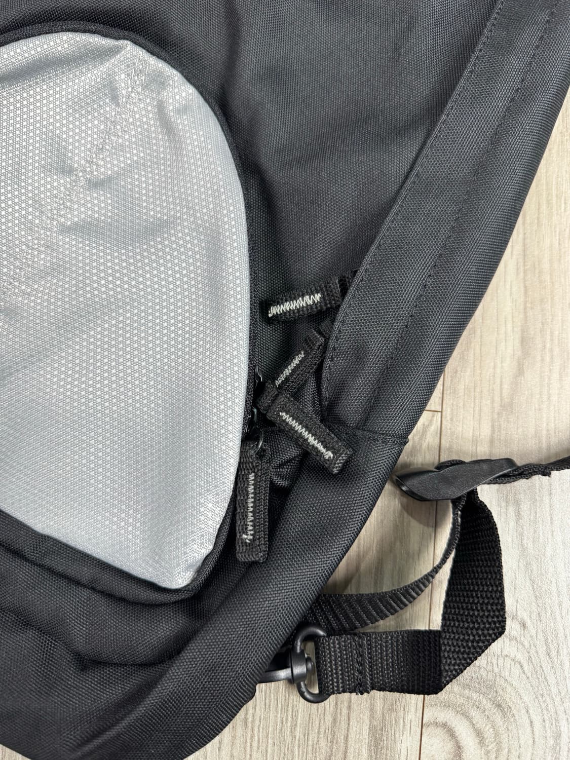 콜맨 맥스 하이킹 백팩 블랙 상품이미지3