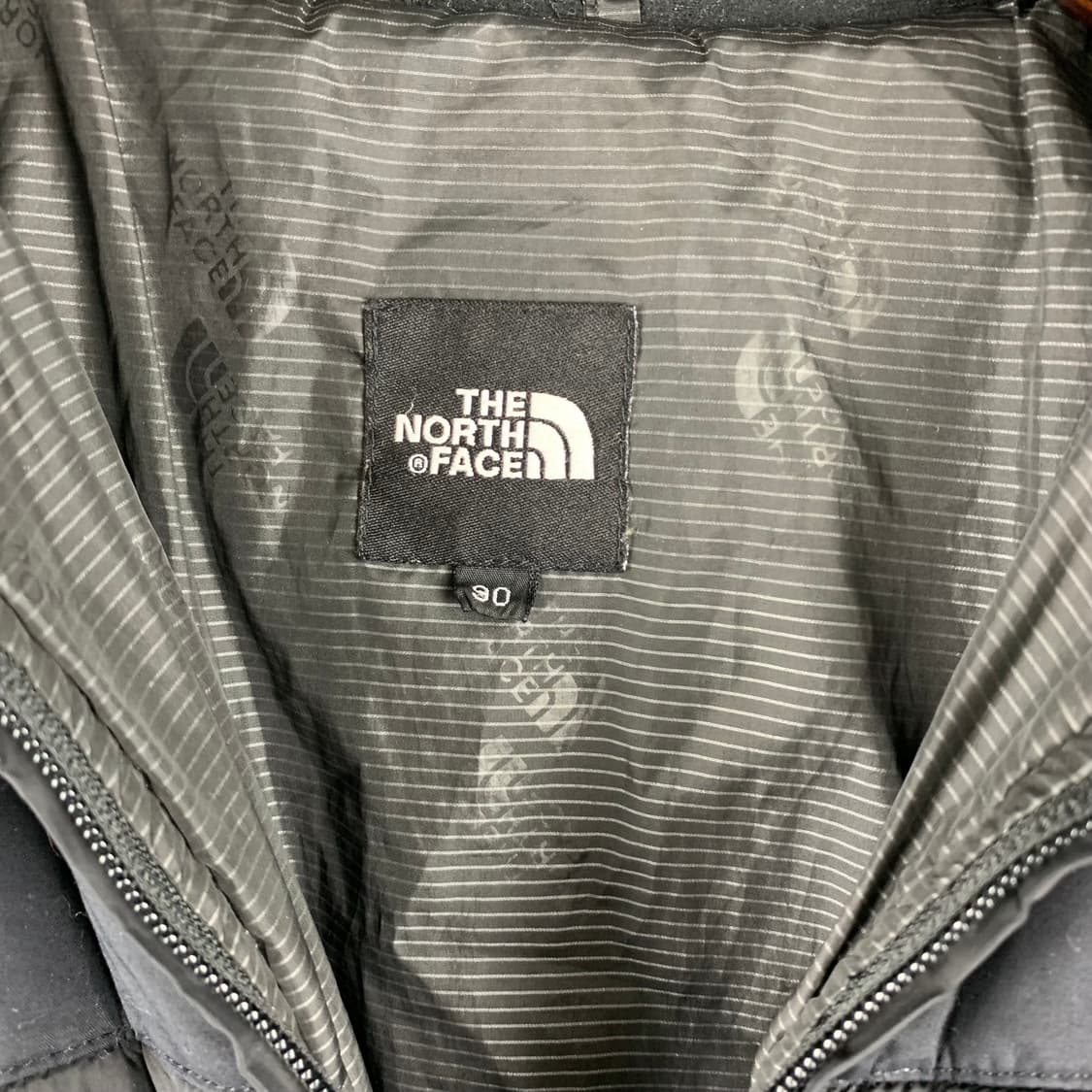 노스페이스 블랙 경량패딩 상품이미지8